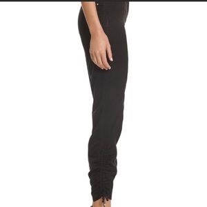 White House Black Market Pants - NWT White House Black Market Black Crop Pants White House Black Market Pants - NWT White House Black Market Black Crop Pants